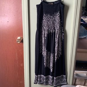 One size fits most dress very petite.